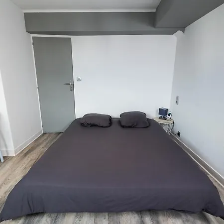 A6 - Comme A La Maison -