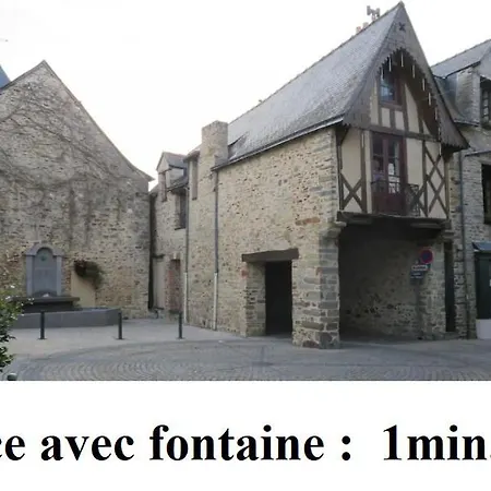 A6 - Comme A La Maison -