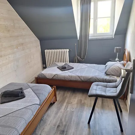 A6 - Comme A La Maison -