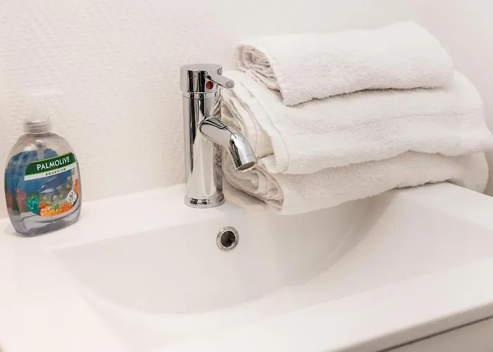 A6 - Comme A La Maison - *