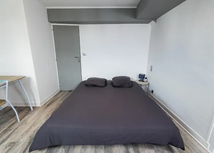 A6 - Comme A La Maison -