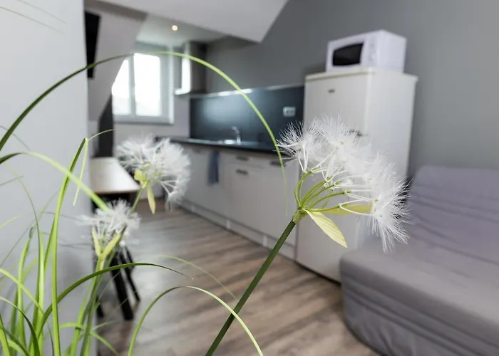 A6 - Comme A La Maison -