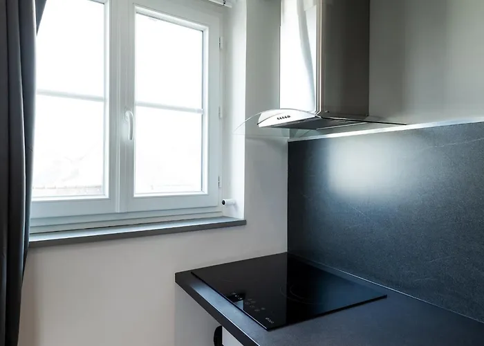 A6 - Comme A La Maison -