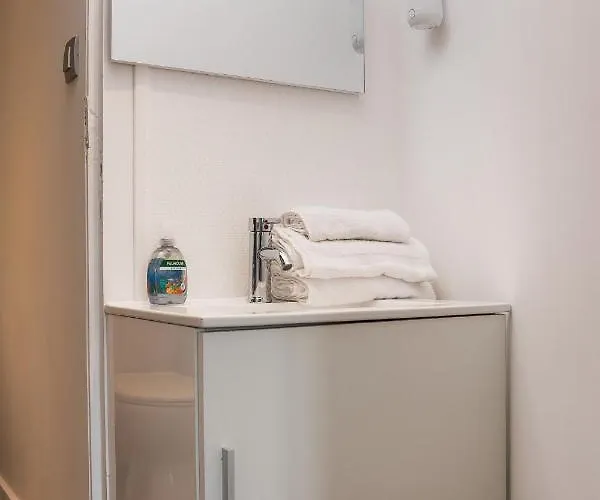 A6 - Comme A La Maison - *